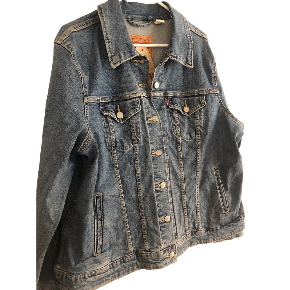 NWT LEVIS WOMENS CLASSIC JEAN JACKET  SIZE 2X